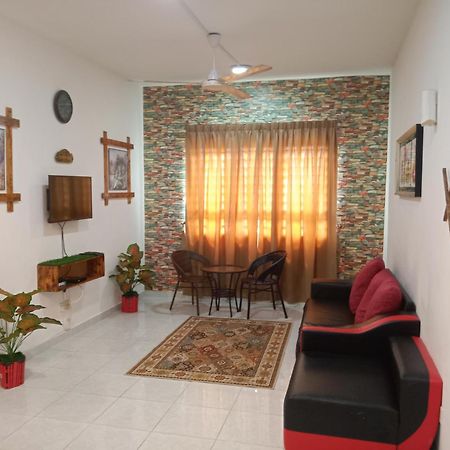 Homestay Budget Kuala Terengganu Tulipsia House Ngoại thất bức ảnh