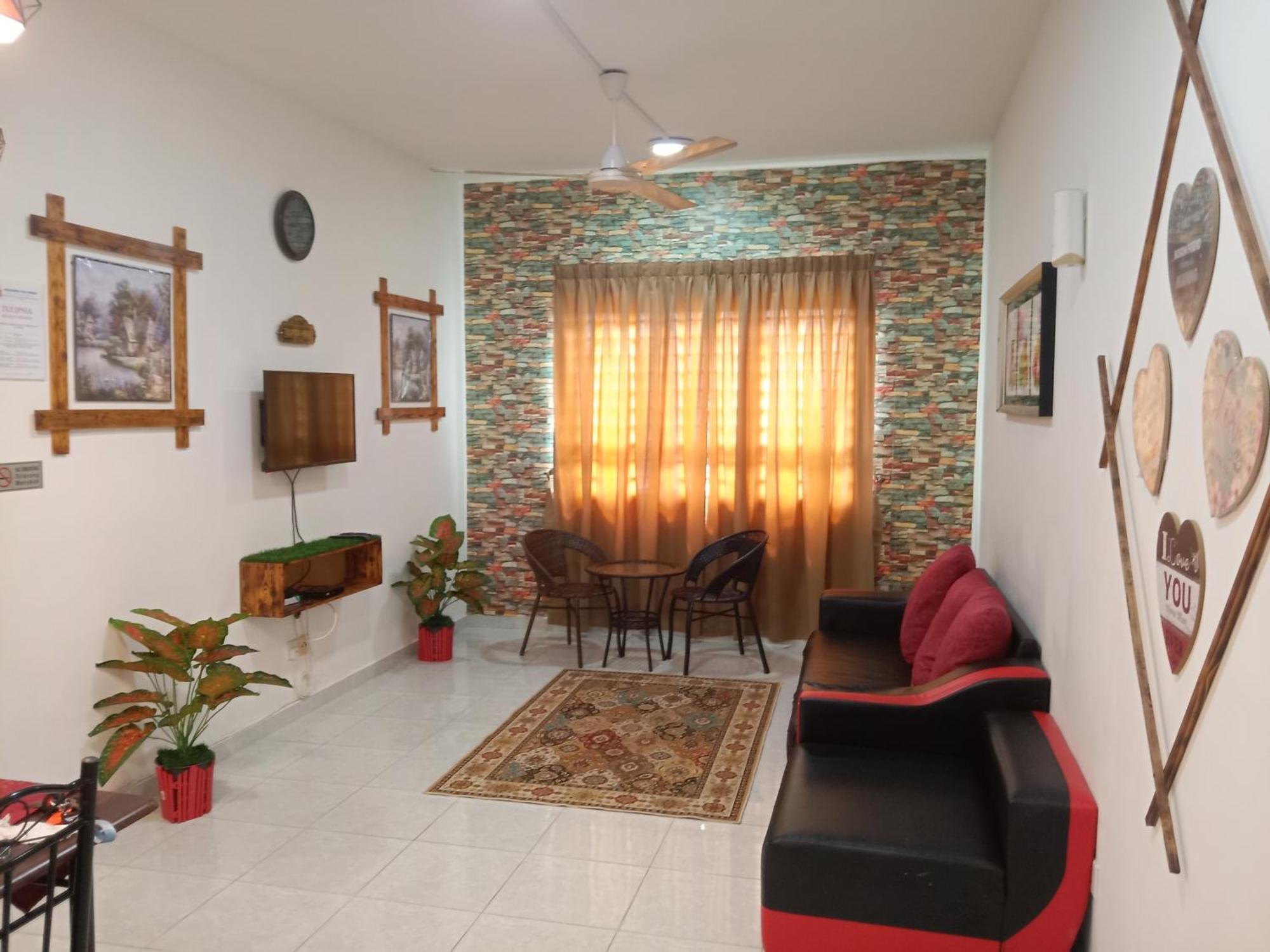 Homestay Budget Kuala Terengganu Tulipsia House Ngoại thất bức ảnh