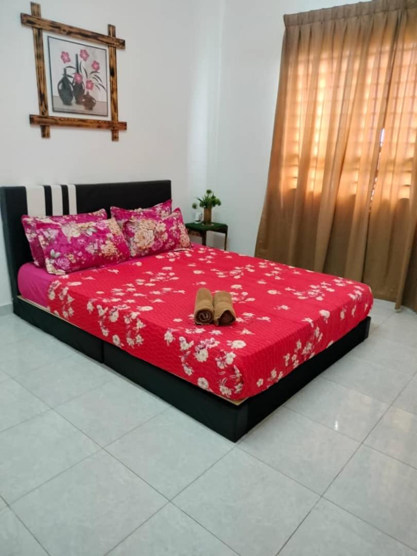 Homestay Budget Kuala Terengganu Tulipsia House Ngoại thất bức ảnh