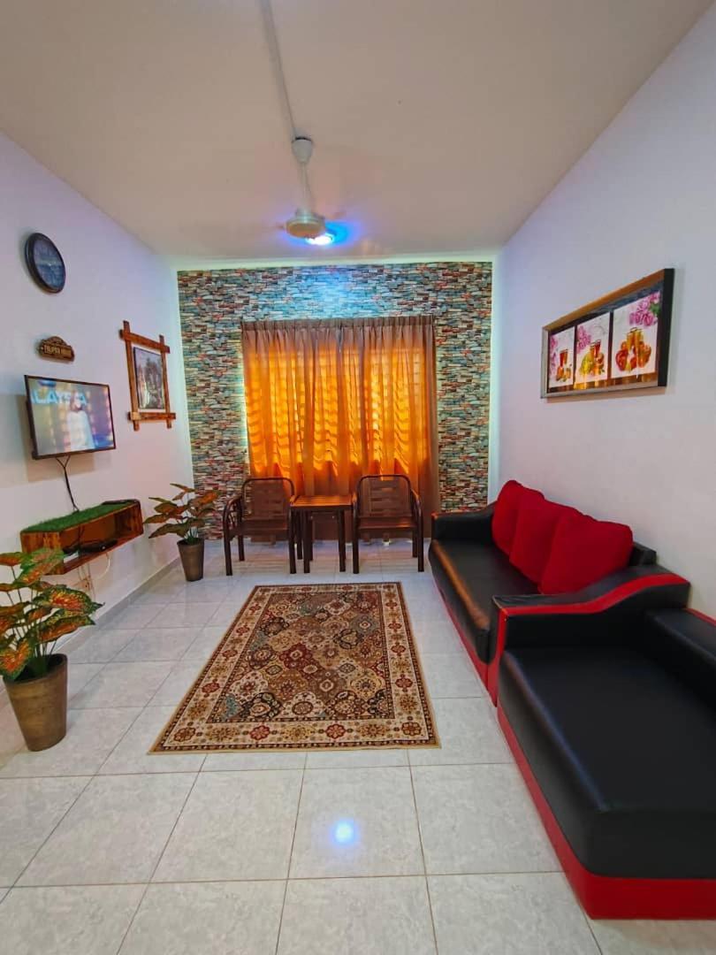 Homestay Budget Kuala Terengganu Tulipsia House Ngoại thất bức ảnh